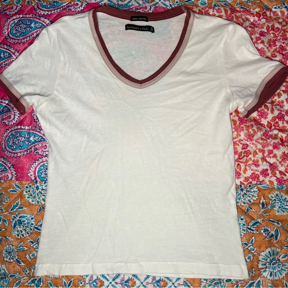 Women’s Abercrombie & Fitch Cream Tee with Light Pink and Burgundy Trim